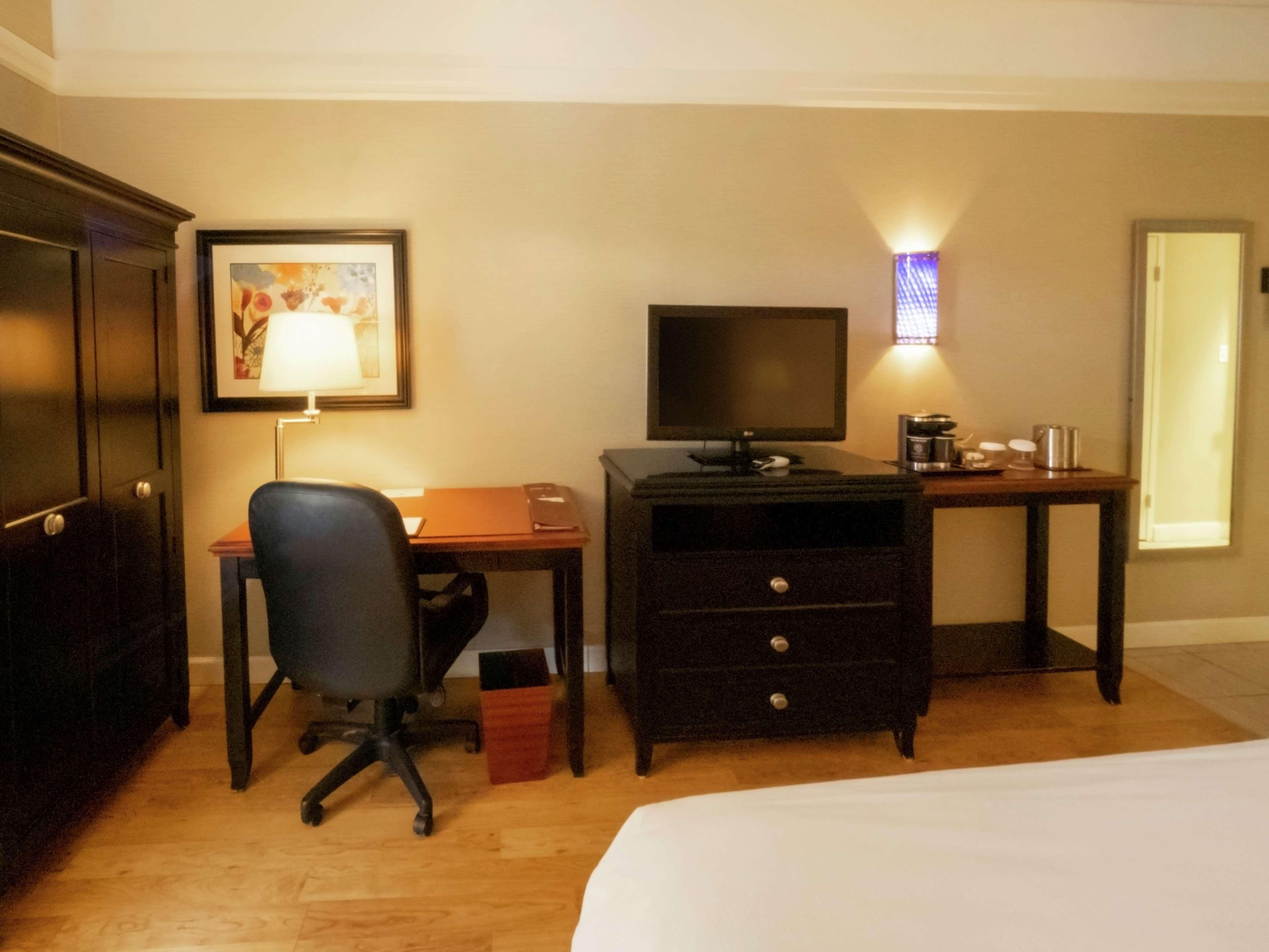 Doubletree By Hilton Buffalo-Amherst Bagian luar foto