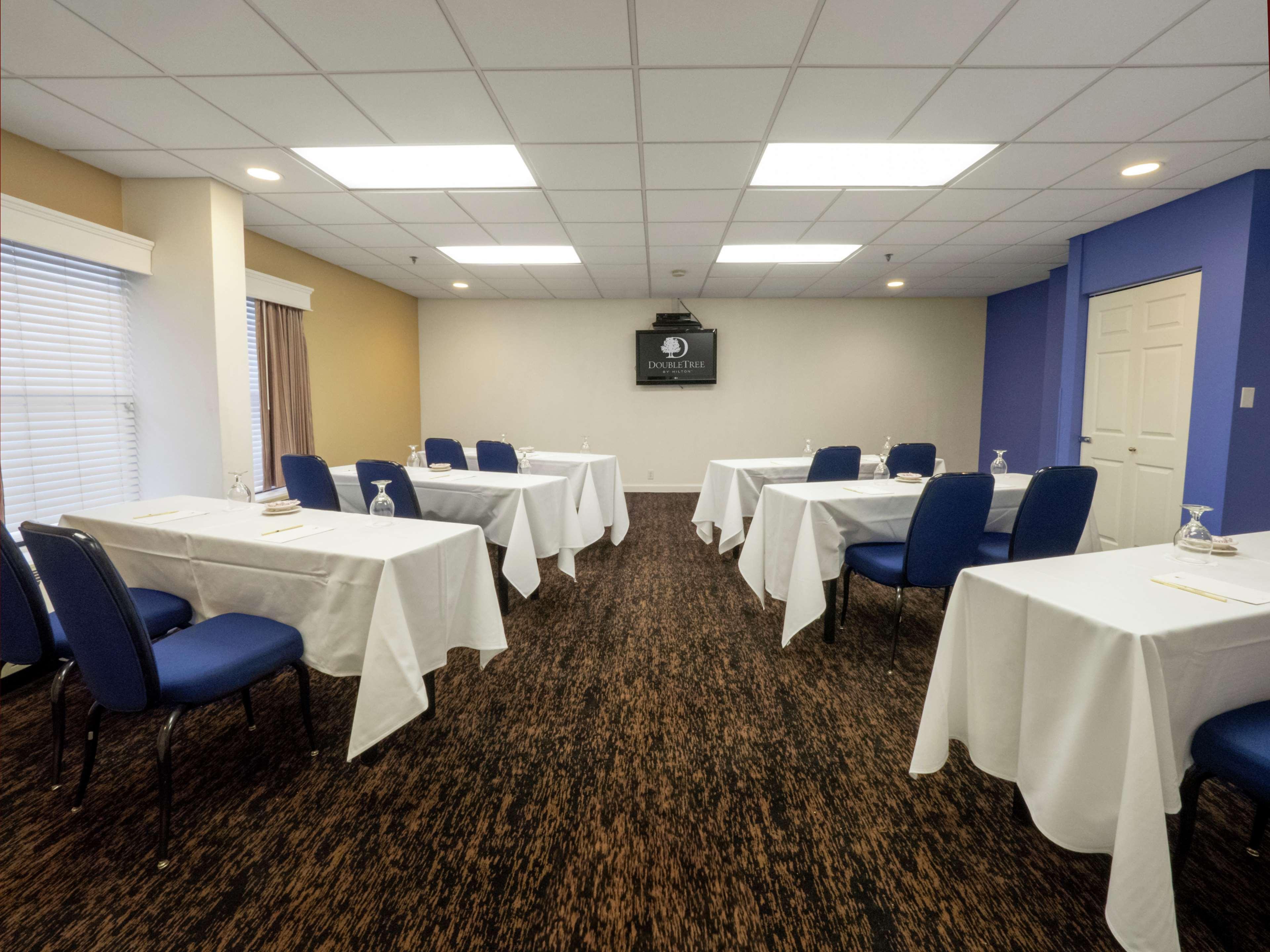 Doubletree By Hilton Buffalo-Amherst Bagian luar foto