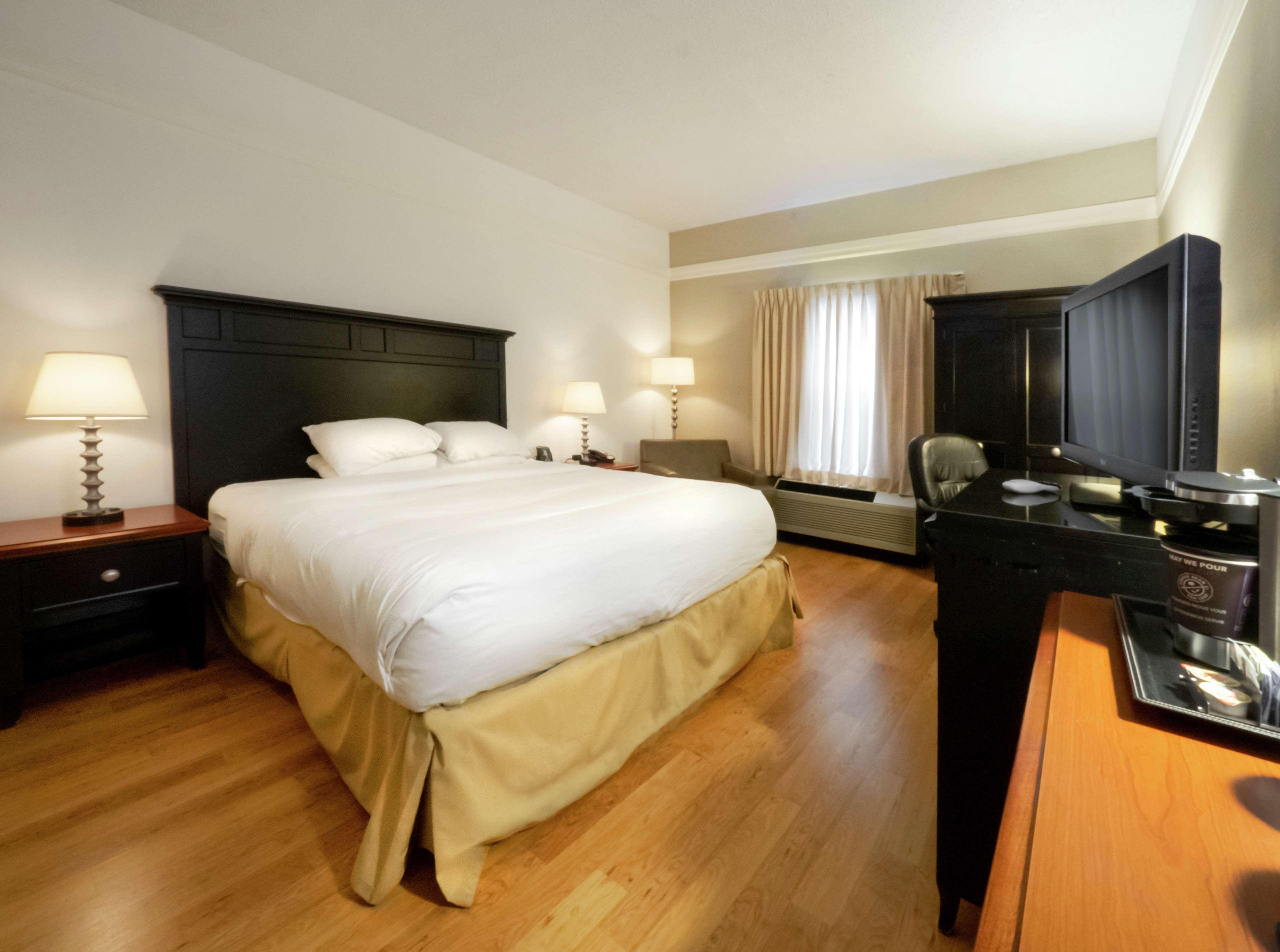 Doubletree By Hilton Buffalo-Amherst Bagian luar foto