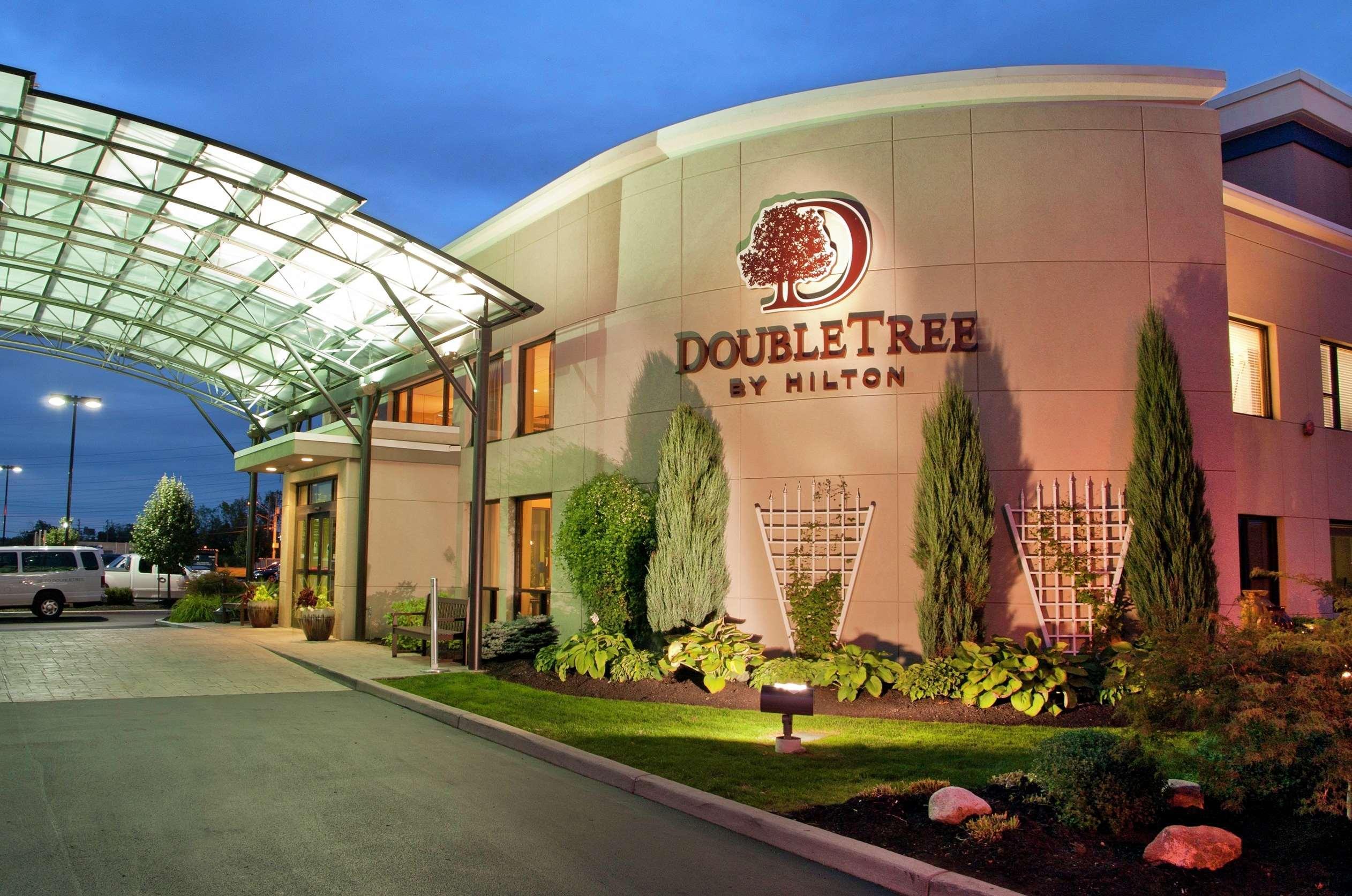 Doubletree By Hilton Buffalo-Amherst Bagian luar foto