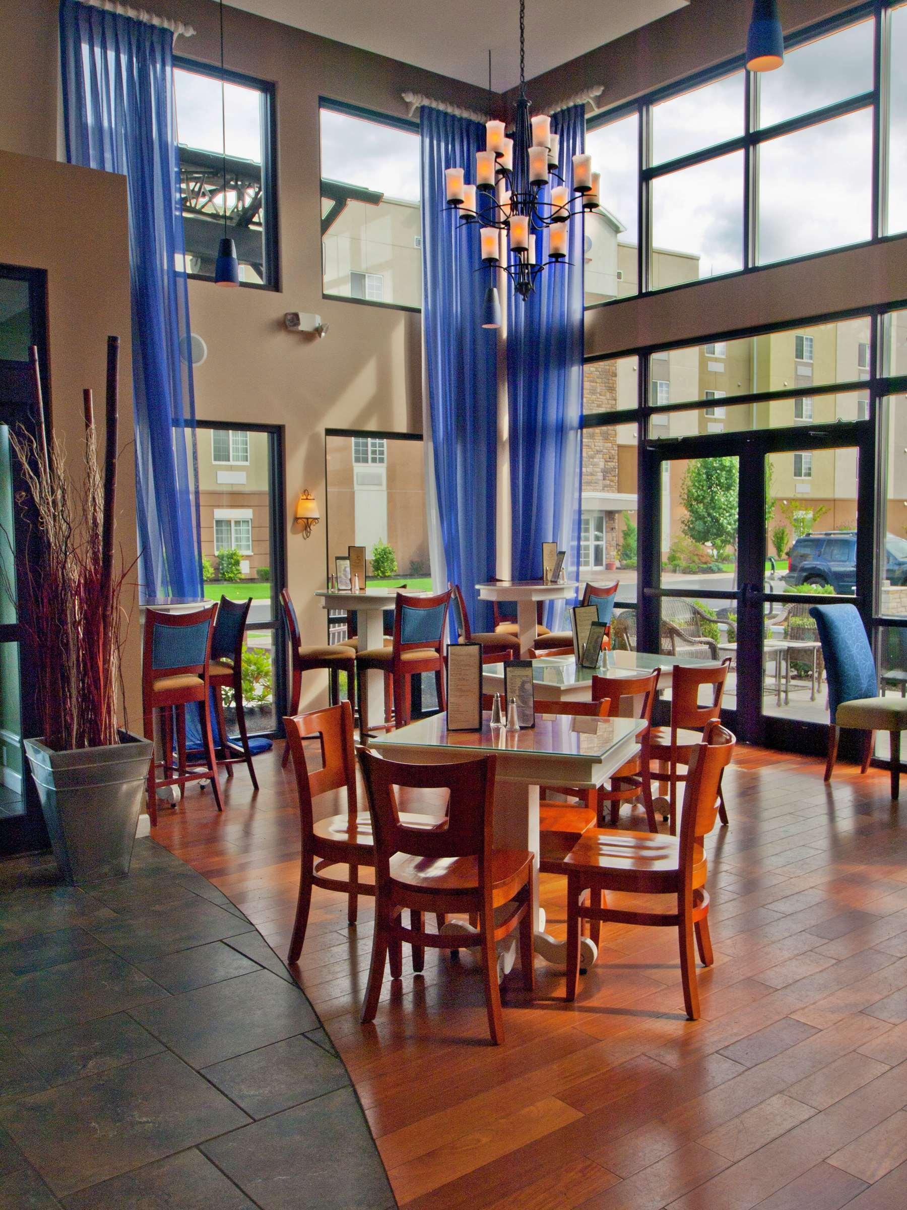 Doubletree By Hilton Buffalo-Amherst Restoran foto