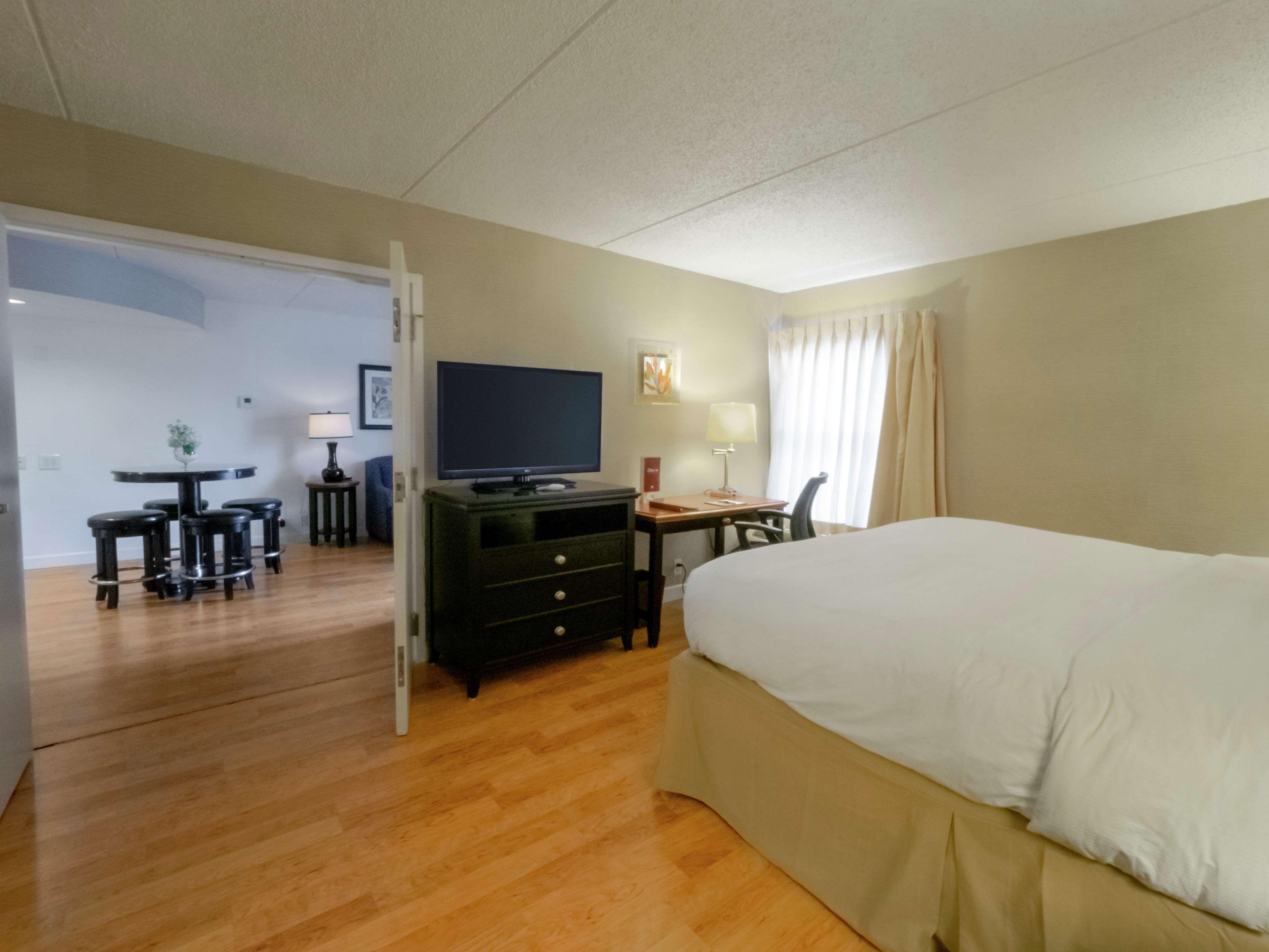 Doubletree By Hilton Buffalo-Amherst Bagian luar foto