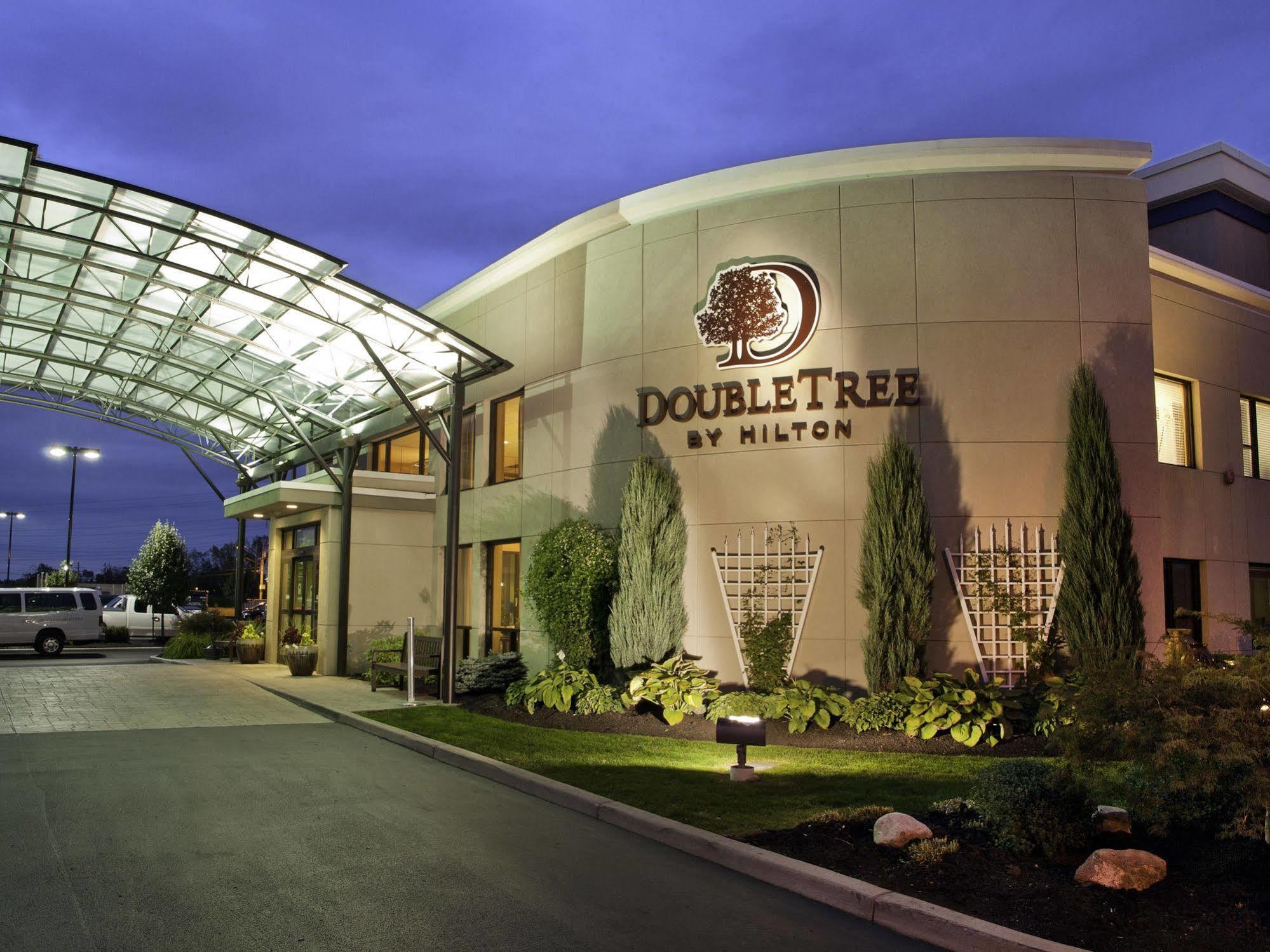 Doubletree By Hilton Buffalo-Amherst Bagian luar foto